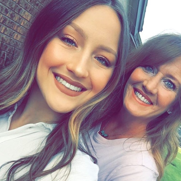 Hi poshers 💕💕💕 - Picture 2 of 4